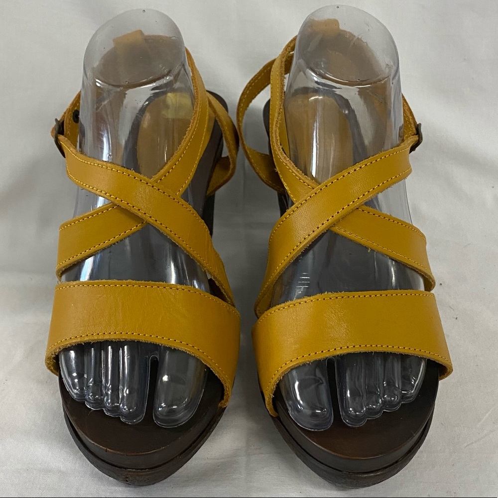 Cloudwalkers Mustard Yellow Wedge sandal high heel Womens 9 strappy Sandals